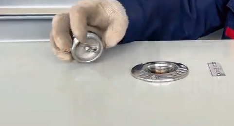 上海玻璃反应釜与高低温一体机如何配合使用？