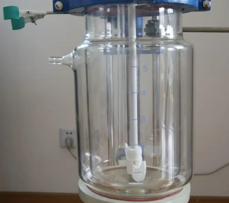 棱标仪器生产的上海玻璃反应釜所用的高硼硅玻璃特性介绍